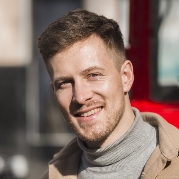 Алексей Захаров