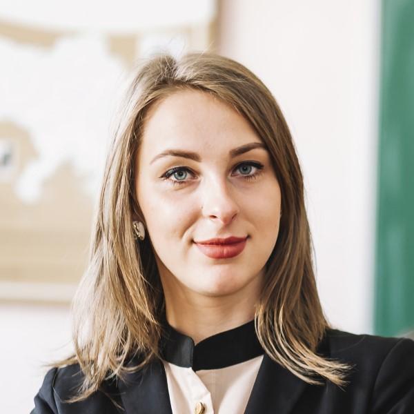 Оля Единская